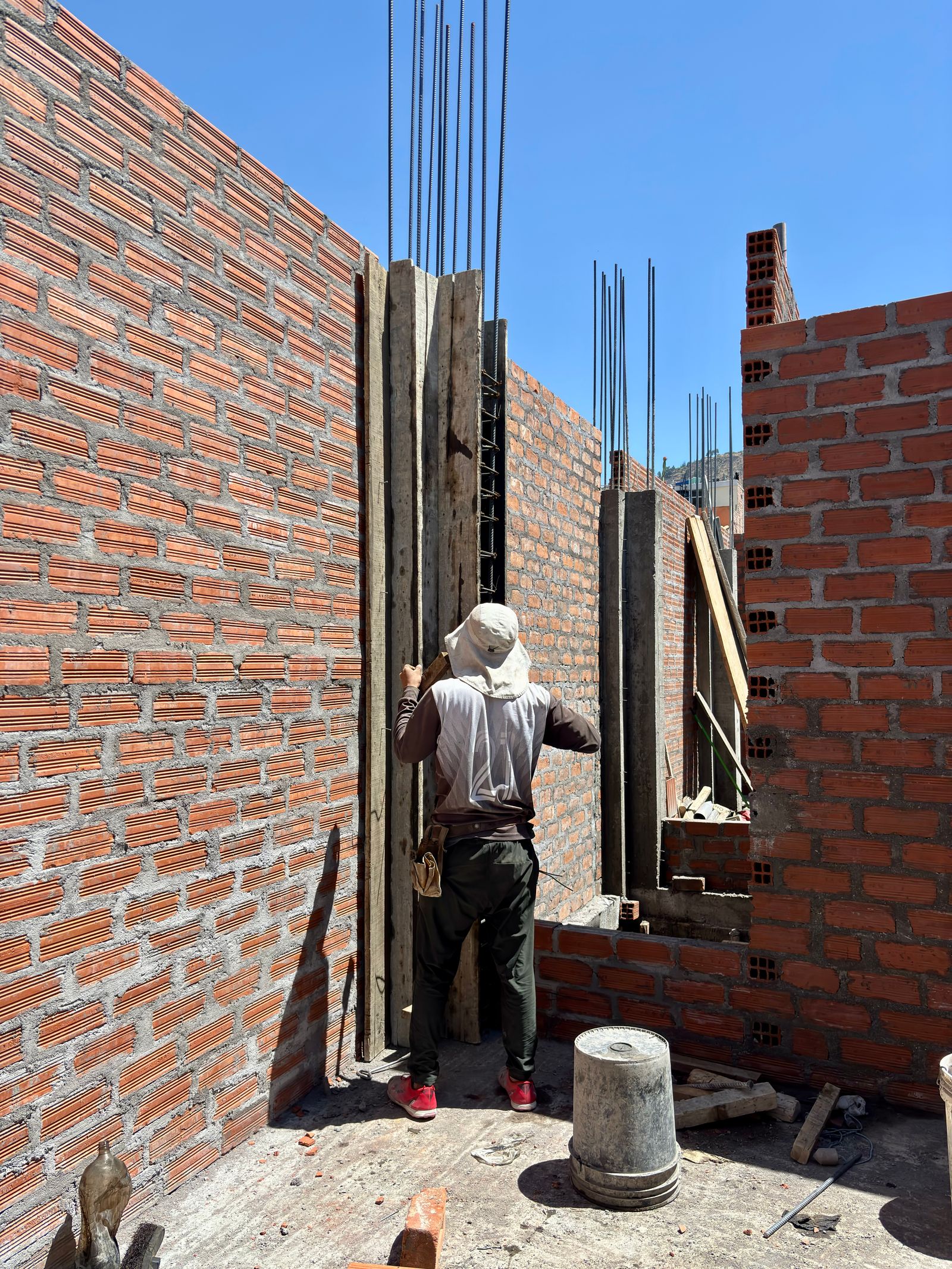 Construction worker on a building site in ayacucho