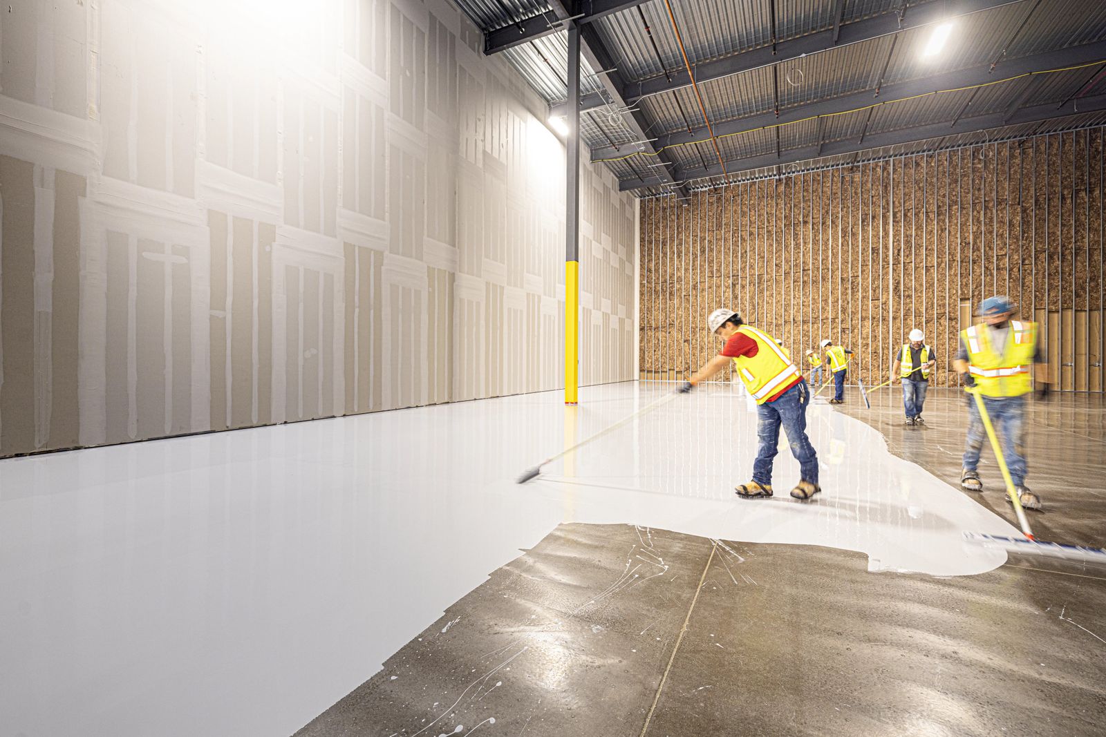 Flooring installer hardwood homeowner