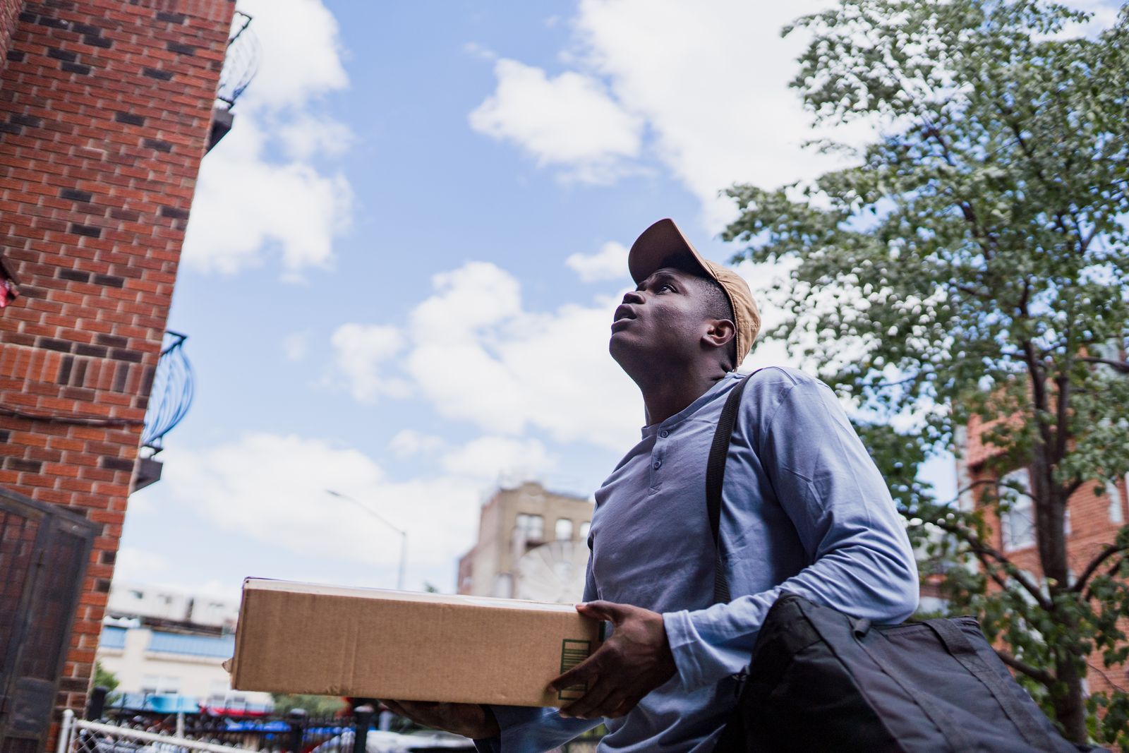 Movers worker